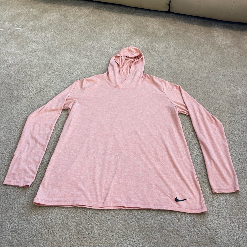 Women’s Nike Light Pullover